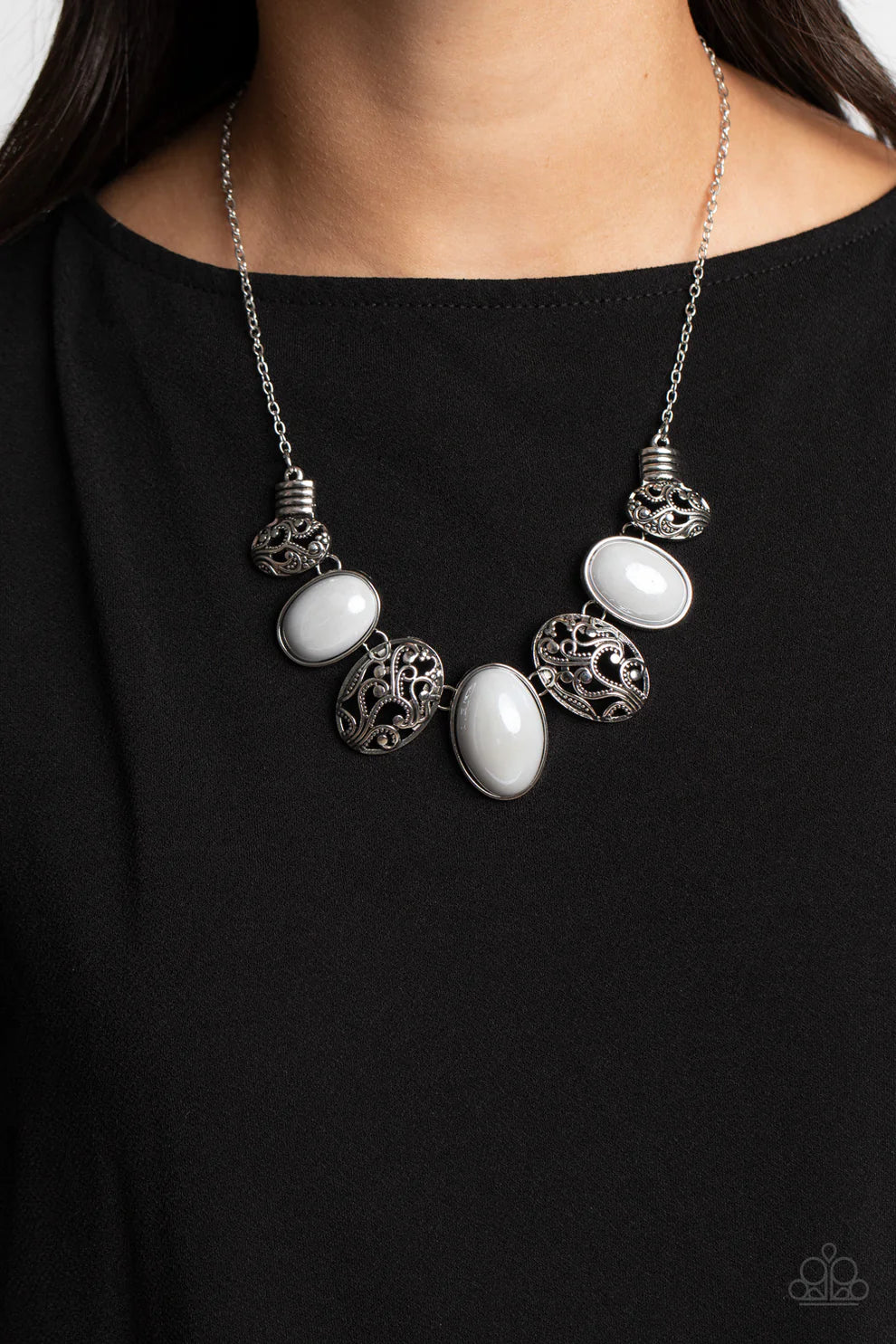 Paparazzi Patterned Paisley - Silver Necklace